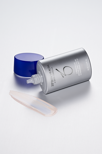 Sheer Fluid Broad-Spectrum Sunscreen SPF 50  altImagesFR num&eacute;ro de l&rsquo;image 2